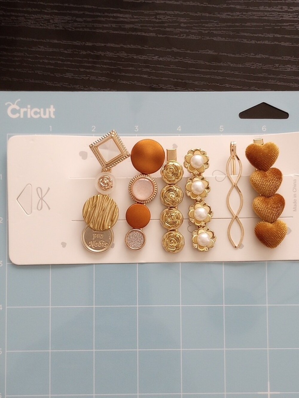 Golden Tan Decorative Women's Hair Clip Set - Picture 4 of 4